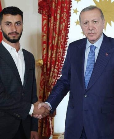 Cumhurbaşkanı Erdoğan, Oscar Ödüllü Filistinli Yönetmen Basel Adra’yla Bir Araya Geldi