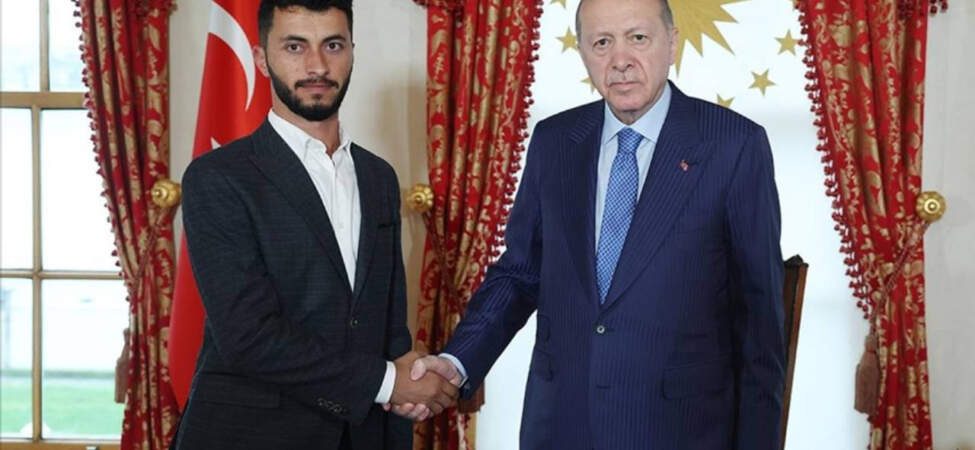 Cumhurbaşkanı Erdoğan, Oscar Ödüllü Filistinli Yönetmen Basel Adra’yla Bir Araya Geldi