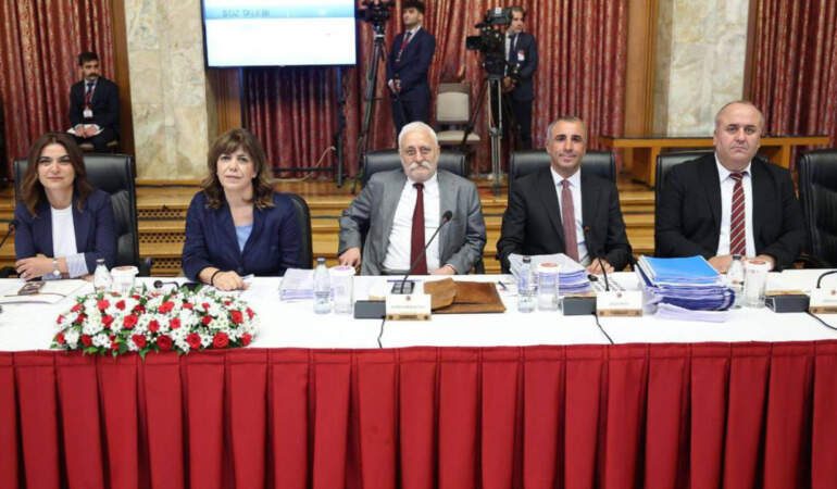 DEM Parti Raporunu Meclis Başkanlığına Sundu