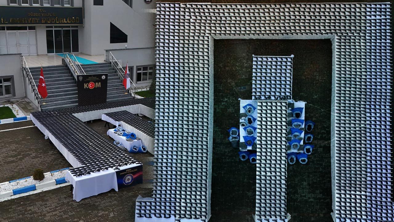 Düzce’de 23 Aylık Takip Dev Operasyonla Bitti! Yolcu Otobüsünde Cephane Ele Geçirildi