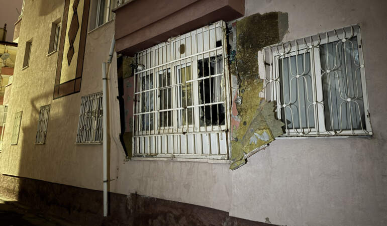 Evde Doğal Gaz Patlaması! 1 Kişi Yaralandı