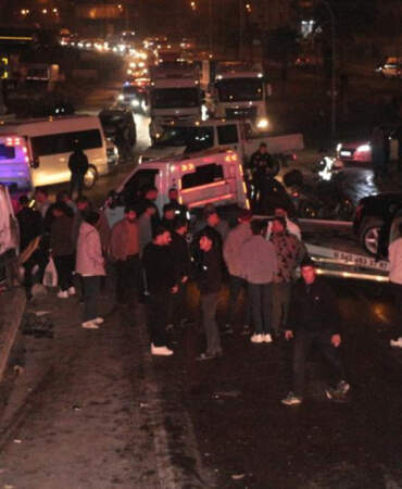 Freni Boşalan Vinç 6 Aracı Biçip Geçti: 7 Yaralı