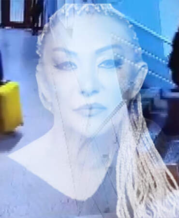 Gözaltına Alınmışlardı! Güllü’nün Kızının Bavullarla Apartmandan Çıktığı Anların Görüntüleri Ortaya Çıktı