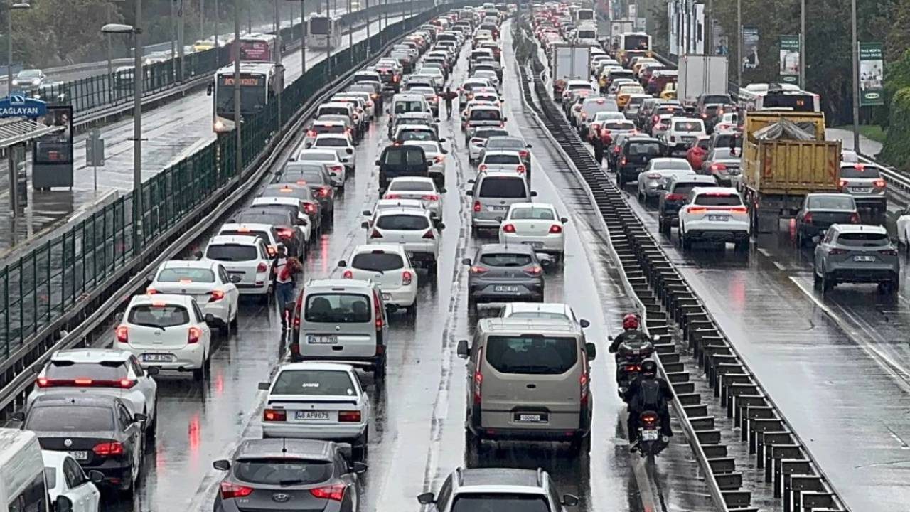 İstanbul’da Trafik Çilesi! Yoğunluk Yüzde 80’e Çıktı