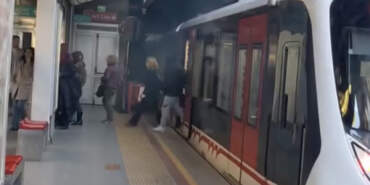 İzmir’de Korkutan Olay! Metro Raydan Çıktı