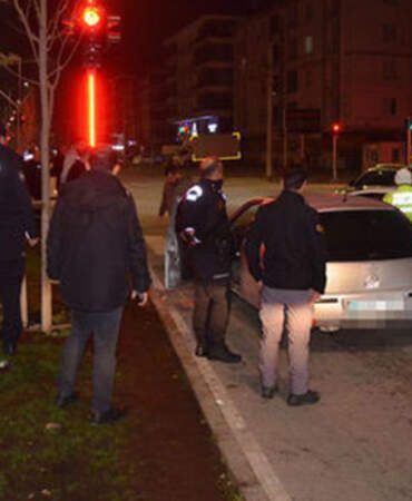 Kaçış Kovalamacası Kötü Bitti! Dur İhtarına Uymadı, Olmayacak Kişiye Çarptı