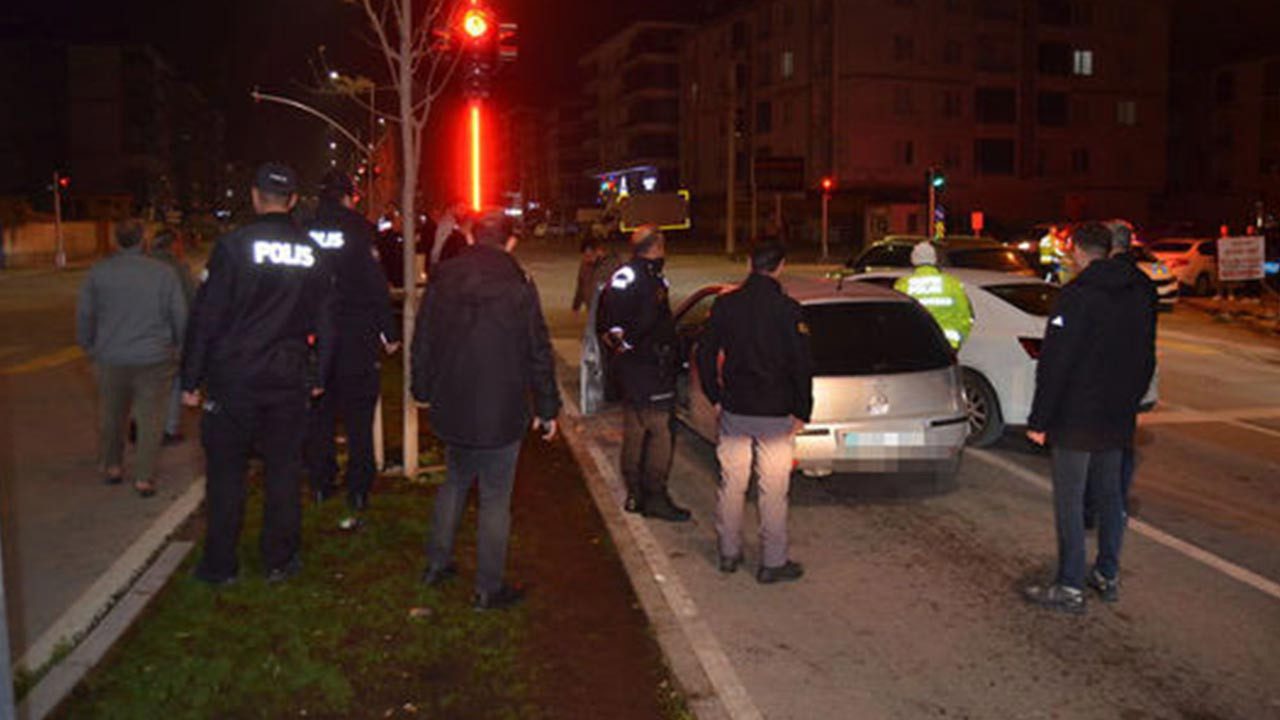 Kaçış Kovalamacası Kötü Bitti! Dur İhtarına Uymadı, Olmayacak Kişiye Çarptı