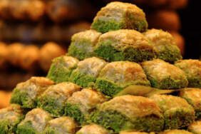 Lezzetin Kalbi Gaziantep’te Atıyor! Türkiye’nin Gururu Baklava! Tülden İnce Hamuru ile UNESCO’dan Tescilli Lezzet