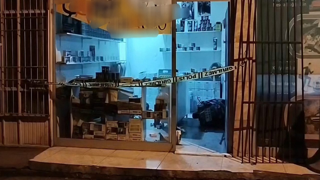 Mersin’de Silahlı Saldırı! Arkadaşının İş Yerinde Öldürüldü