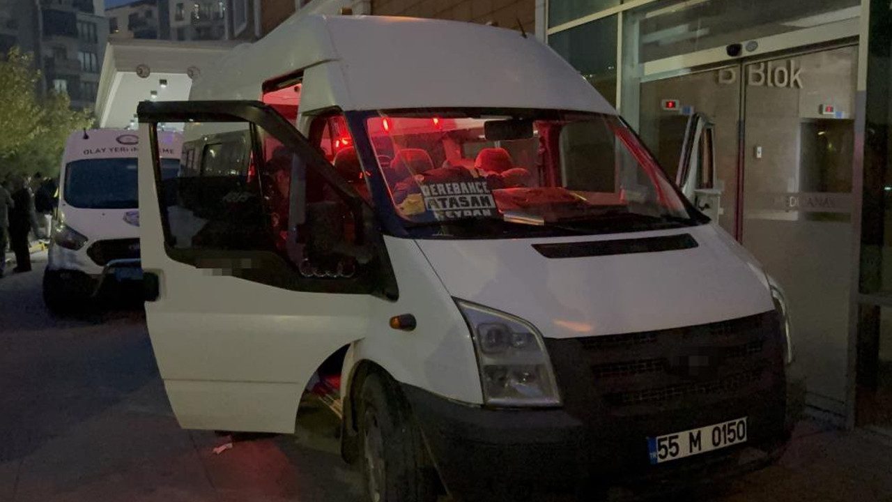 Minibüse Silahlı Saldırı! Sürücü Yaralandı