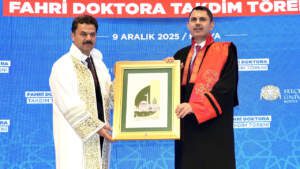 Murat Kurum’a Mezun Olduğu Selçuk Üniversitesi’nden Büyük Onur: ‘Göğsümde Bir Madalya Gibi Şerefle Taşıyacağım’