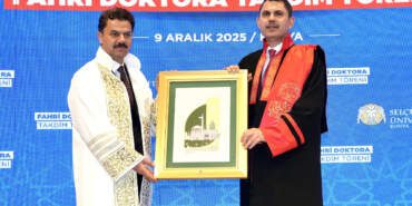 Murat Kurum’a Mezun Olduğu Selçuk Üniversitesi’nden Büyük Onur: ‘Göğsümde Bir Madalya Gibi Şerefle Taşıyacağım’