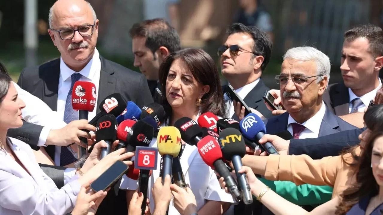 Bahçeli ‘Fasa Fiso’ Demişti! Öcalan ile Görüşme Sonrası DEM Parti Heyetinden ‘Darbe’ Açıklaması