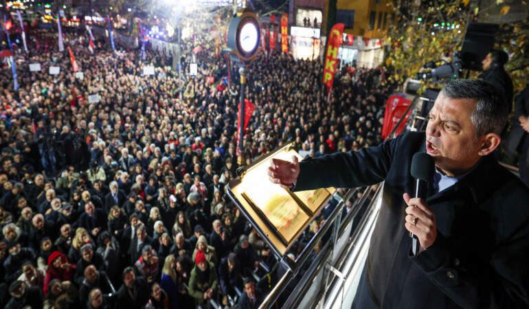 Özgür Özel’den ‘Seçim’ Mesajı: ‘Bir Yeni Yıl Hediyem Var’