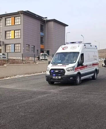 Şanlıurfa’da Okulda Gıda Zehirlenmesi Şüphesi! 25 Öğrenci Hastaneye Kaldırıldı