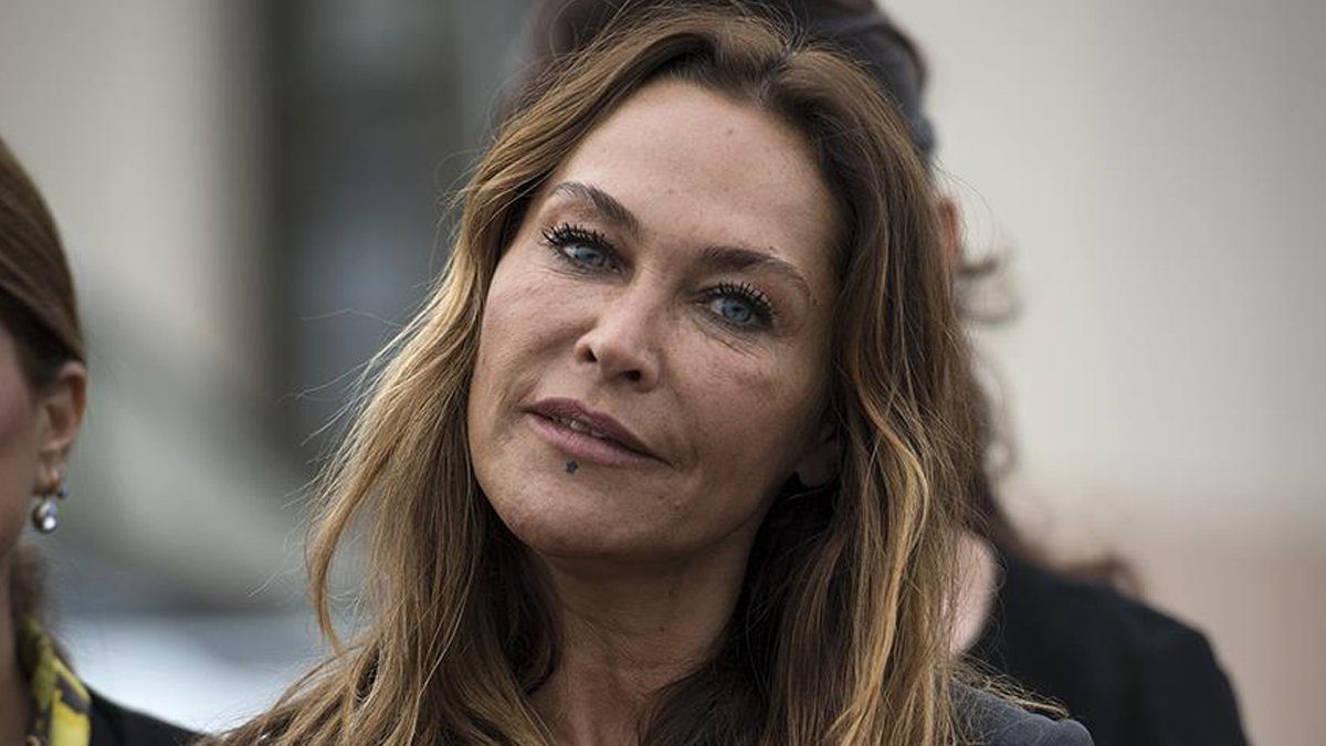 Hülya Avşar trafik kazası geçirdi