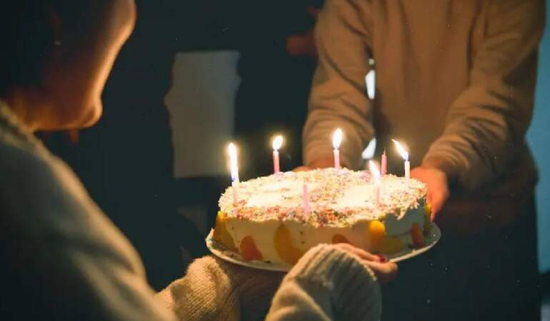 Psikolojiye göre doğum günü kutlamalarını sevmemenin nedenleri