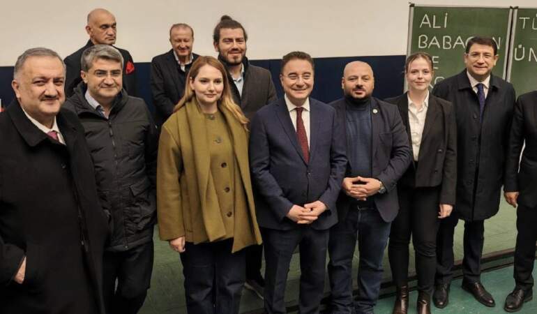 Babacan Almanya’da temaslarda bulundu