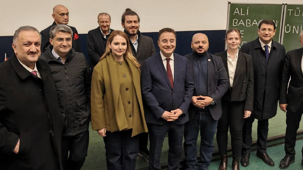 Babacan Almanya’da temaslarda bulundu