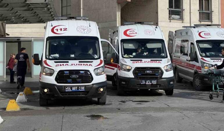 Sakarya’da öğrenci yurdunda panik! 23 öğrenci hastaneye kaldırıldı