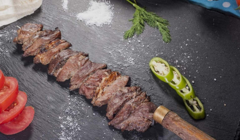 “Dünyanın En İyi 100 Yemeği” içine girdi, Türkiye’yi temsil etti! Cağ kebabı nasıl yapılır? Cağ kebabı nerenin yemeği?