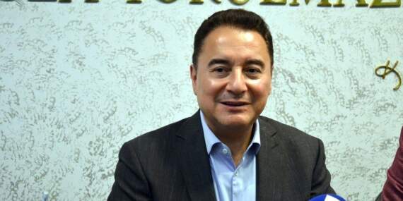 Babacan’dan anket: İlkokul üçüncü sınıf öğretmeninin adını hatırlayan var mı?