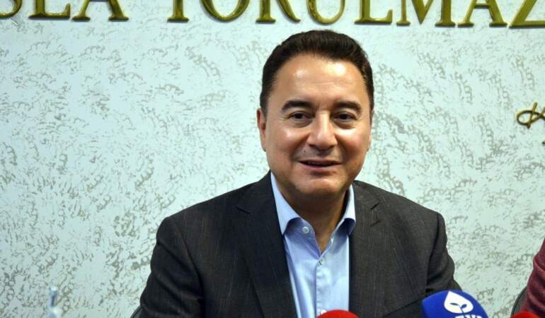 Babacan’dan anket: İlkokul üçüncü sınıf öğretmeninin adını hatırlayan var mı?