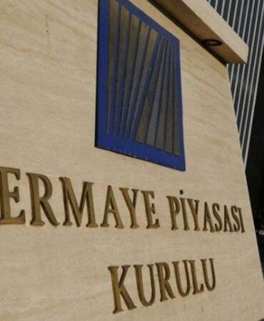SPK’dan 13 şirkete ihraç onayı, 63 siteye erişim engeli