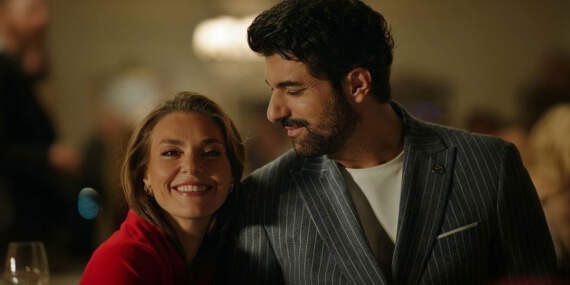 Enfes Bir Akşam dizisi nerede yayınlanıyor, hangi platformda? Enfes Bir Akşam dizisi Netflix’te ne kadar izlendi?