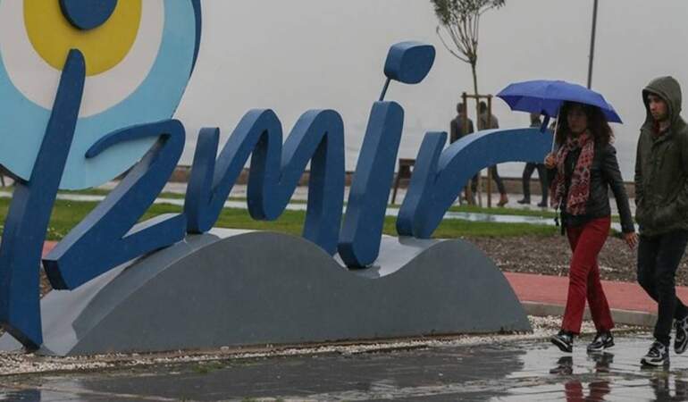 Şemsiyesiz çıkmayın! İzmir’de yağışlar şiddetini artıracak