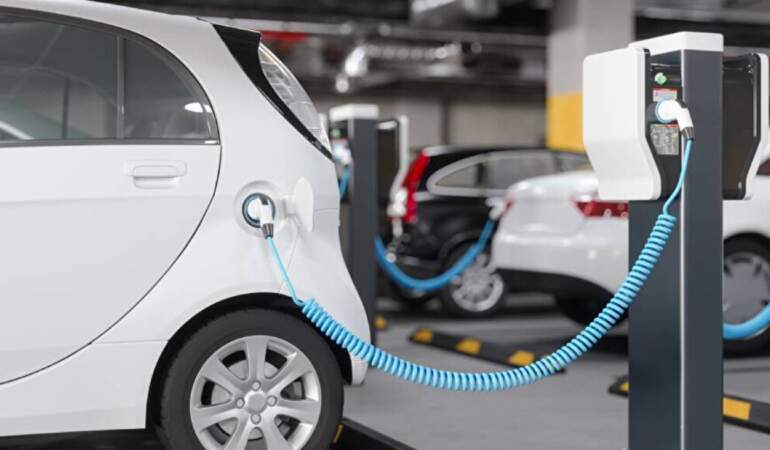 Elektrikli araçlarda yeni dönem mi geliyor? Kilometre başına vergi sistemi gündemde