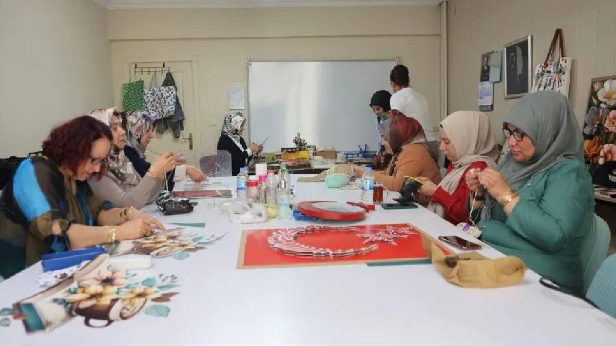 Sabah 9’da başlıyor, 15.30’ kadar  yapılıyor! Kadınların elinden çıkıyor, ev ekonomisine katkı sağlıyor!