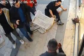 Boşanma aşamasındaki karısını bıçaklamaya çalıştı! Kadına yönelik bıçaklı saldırıyı esnaf, meyve kasalarıyla püskürttü