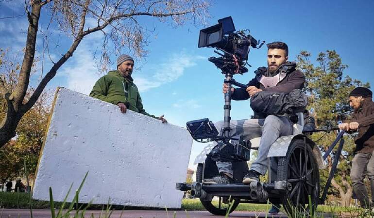 Dizi setlerinin tanınan ismi Ömer Belli Boğaz Köprüsü’nden atladı: Arama çalışmaları sürüyor