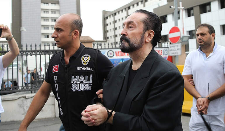 Adnan Oktar’ı Öven yüzlerce sosyal medya hesabı ve siteye erişim engeli