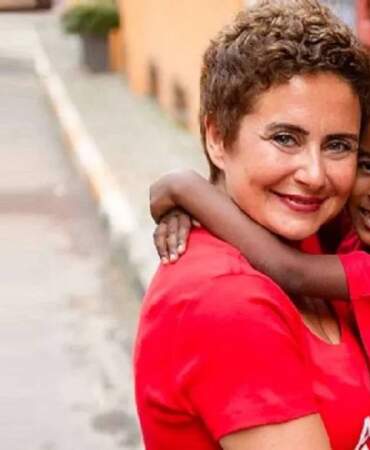 Etiyopya’dan evlat edindiği oğlu kocaman oldu: Esra Akkaya oğluyla karesini paylaştı beğeni yağdı!