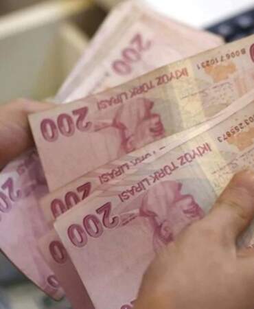 Hayat pahalılığı vatandaşı eksi hesaplara yöneltti: KMH bakiyesindeki borç 1 trilyona dayandı