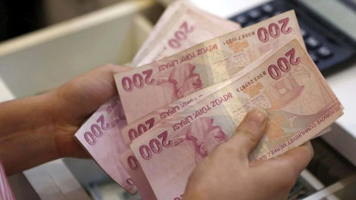 Hayat pahalılığı vatandaşı eksi hesaplara yöneltti: KMH bakiyesindeki borç 1 trilyona dayandı
