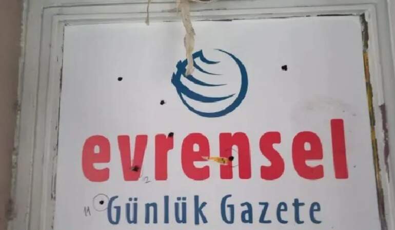 Evrensel Gazetesi’ne saldırı: İsa Can Biler hakkında tahliye kararı verildi