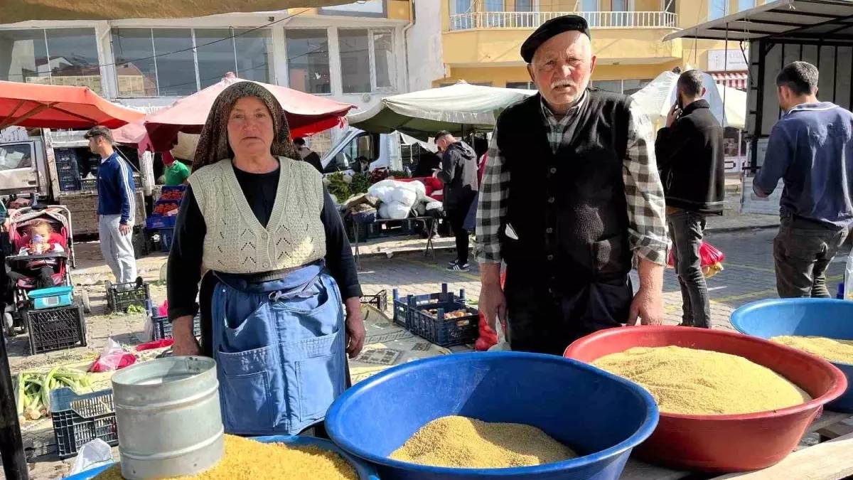 Sabah 4’te kalkıyorlar, 40 yıldır omuz omuza çalışıyorlar! Yıllara meydan okuyan çift, pazarın gözdesi oluyor