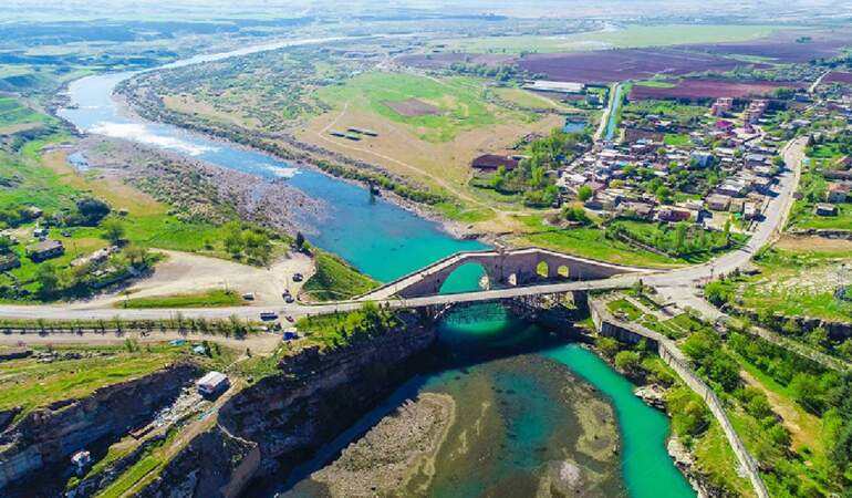 Dünyanın en eski taş köprüsü! Türkiye’de yer alıyor, ölmeden önce görülmesi gereken yerler listesine yerleşiyor