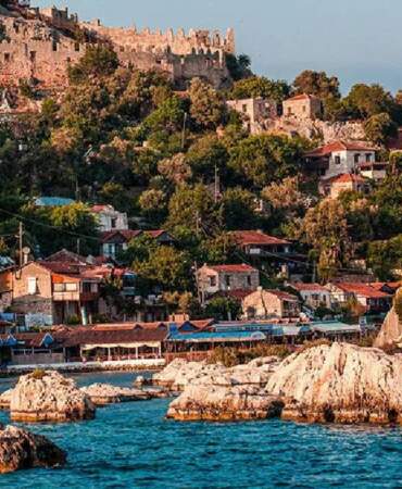 Karadan ulaşımın olmadığı nadir nokta! Türkiye’nin Santorini’si olarak görülüyor: Tekneyle ulaşan hayran kalıyor
