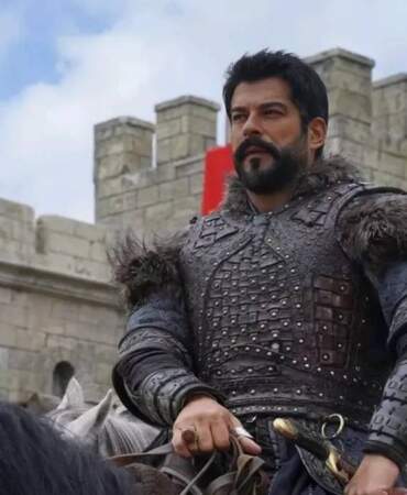 Burak Özçivit’i şaşırtan jest! Ünlü oyuncu hem şaşırdı hem de mutlu oldu