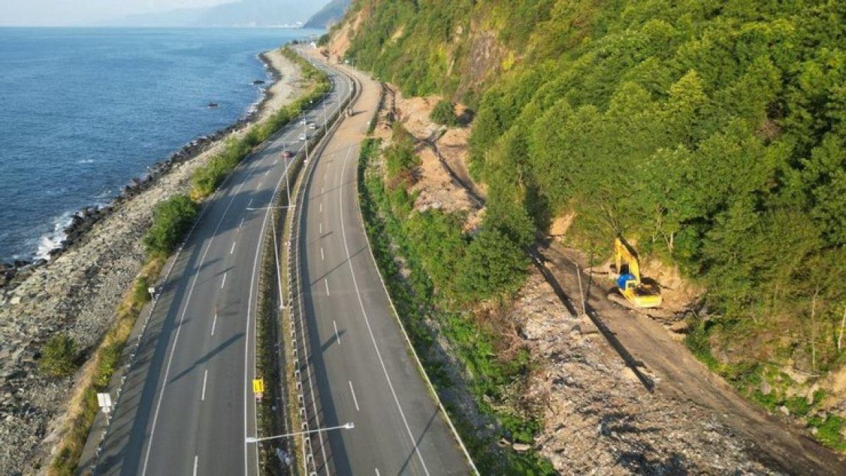 Karadeniz Sahil Yolu çileye döndü: 5 saatlik yol 7 saati aşıyor, sürücüler isyanda