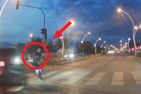 Kırmızı ışık ihlali faciaya davetiye çıkardı! Motosikletiyle yayaya çarptı: O anlar kamerada