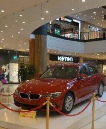 Herkesin merak ettiği soru yanıt buldu: Arabalar AVM içine nasıl giriyor? Sosyal medya buna da açıklık getirdi!