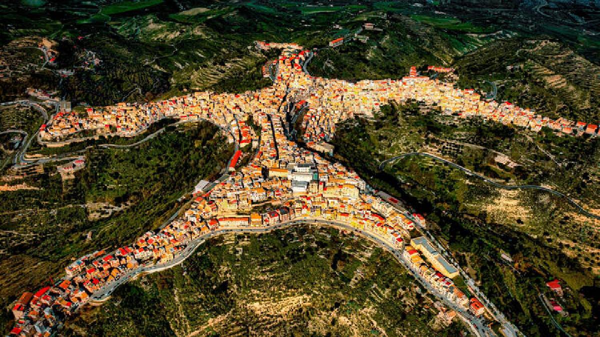 Gökyüzünden bakınca insana benziyor, manzarası hayran bırakıyor! Bir kez giden daha önce gitmediğine pişman oluyor