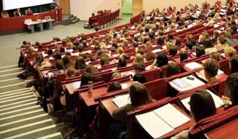 “Başkası yerine imza dönemi bitti: Üniversitelerde QR kodlu yoklama