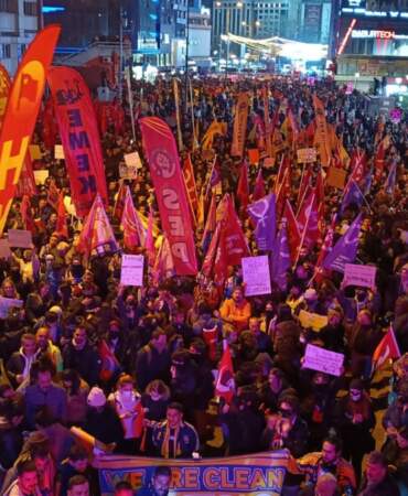 Ankara’da 19 Mart eylemleri davası başladı: Polislerle öğrencilerin yan yana oturtulması tepki çekti