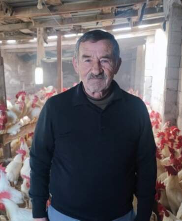 Emekli öğretmenin organik girişimi! Hobi olarak başladı, 3 yılda 850 etlik horoz sahibi oldu